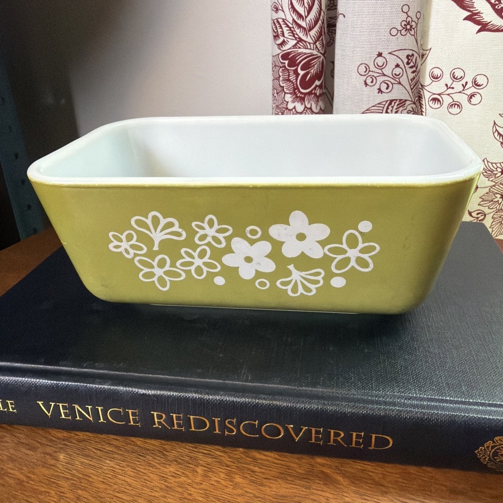 Vintage 70s PYREX 502 Crazy Daisy Spring Blossom Refrigerator Dish 1.5 Pt Green